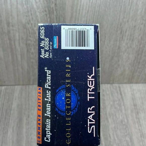 Star Trek Collector Series Capt. Jean-Luc Picard Command Edition-Playmates Toys - Picture 5 of 8